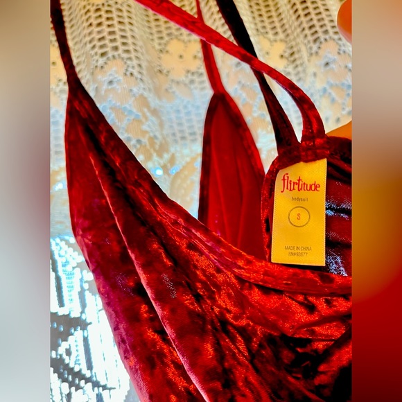 Flirtitude Burgundy Bodysuit, Size S - Picture 4 of 4